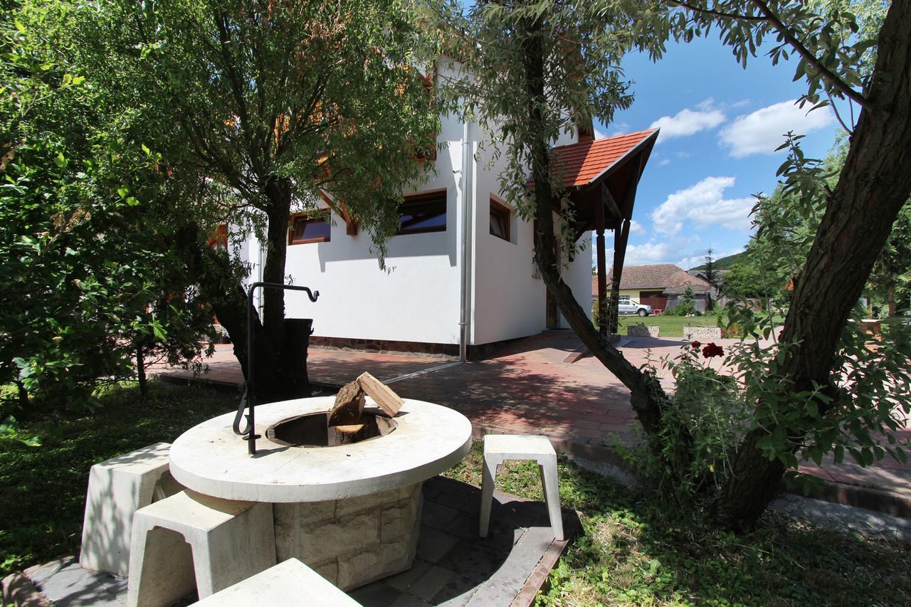 Felso Fogado Bed & Breakfast Felsőtold Exterior foto