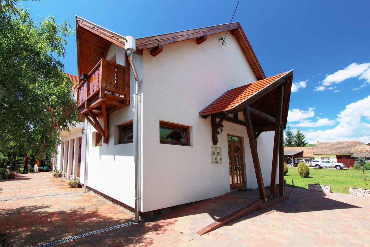 Felso Fogado Bed & Breakfast Felsőtold Exterior foto