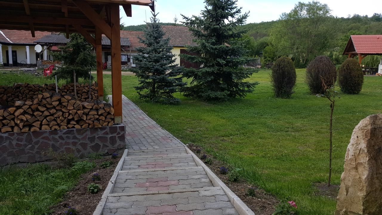 Felso Fogado Bed & Breakfast Felsőtold Exterior foto